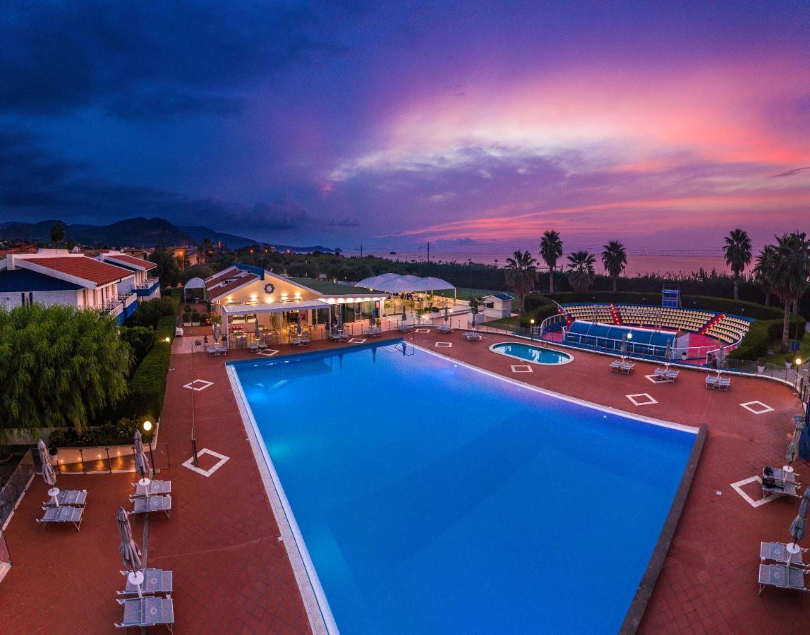 Riviera Del Sole Hotel Resort Spa Piraino Bagian luar foto