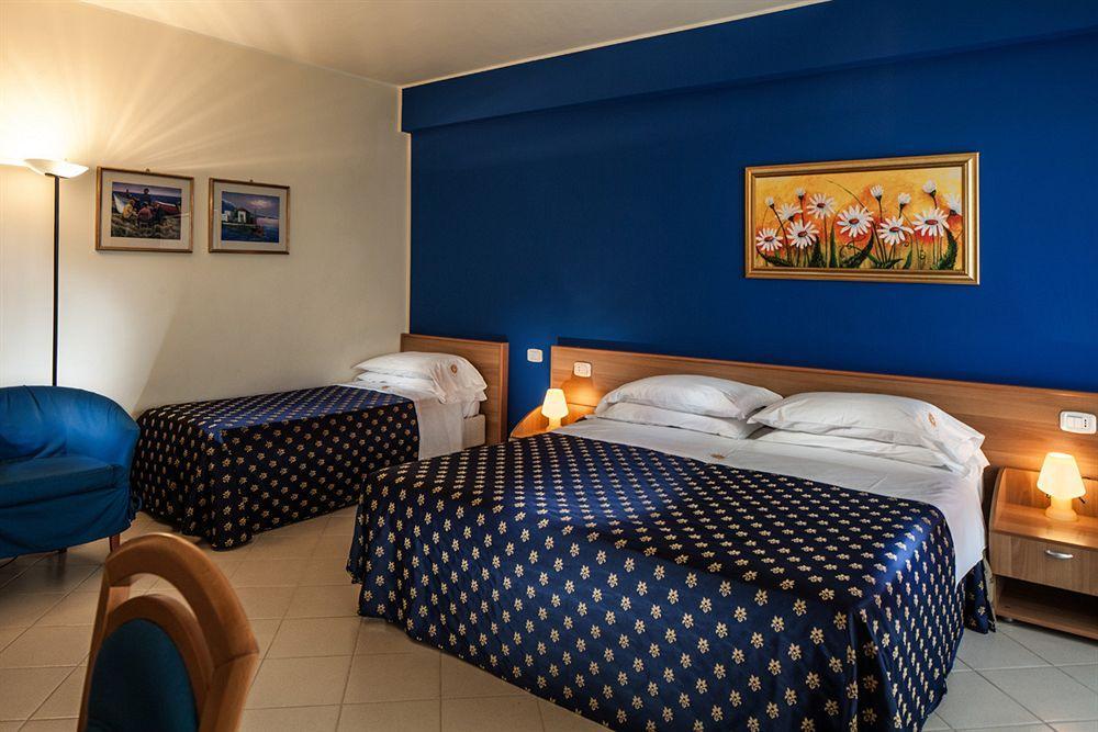 Riviera Del Sole Hotel Resort Spa Piraino Bagian luar foto