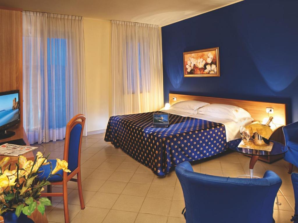 Riviera Del Sole Hotel Resort Spa Piraino Ruang foto