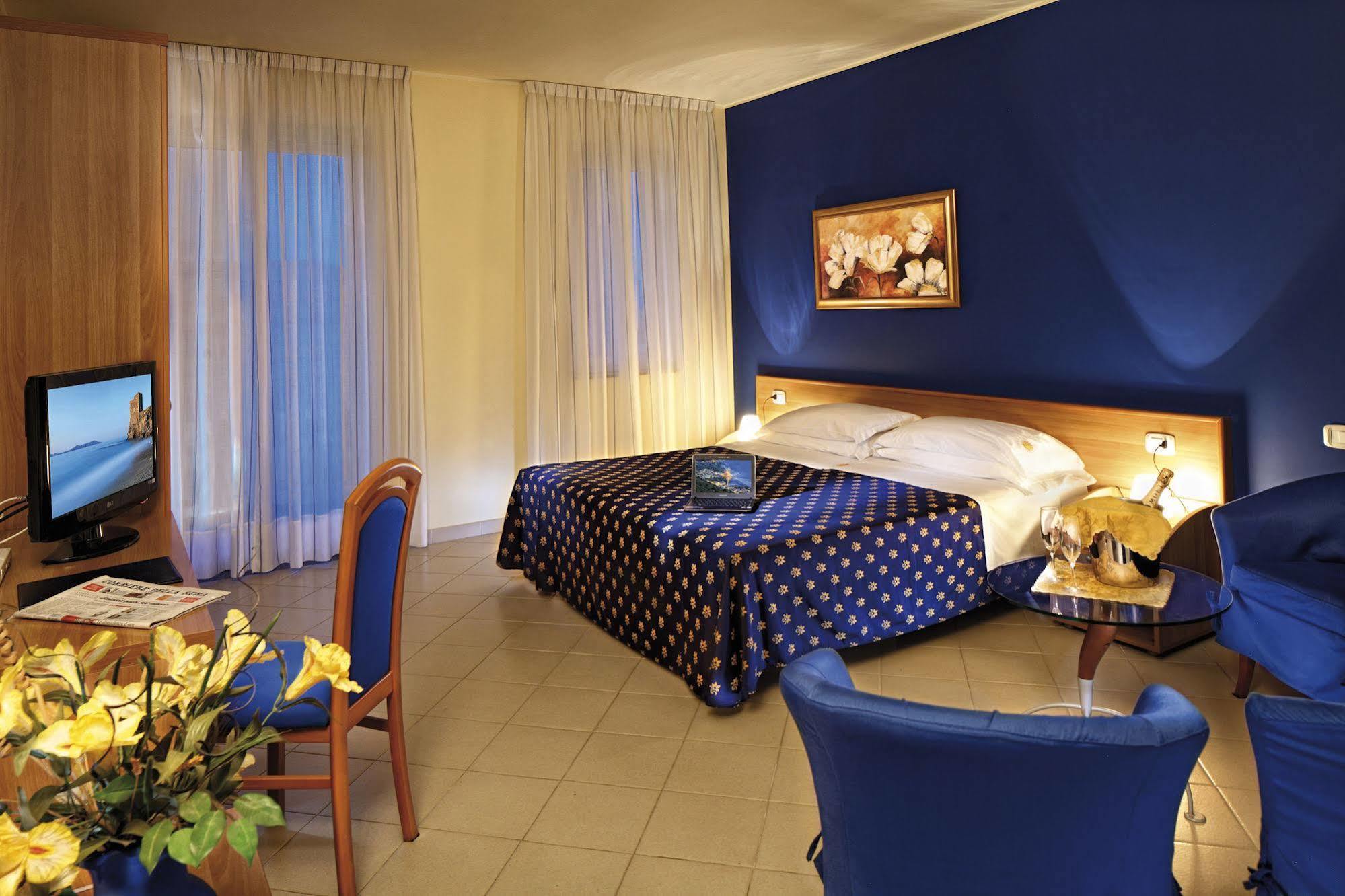 Riviera Del Sole Hotel Resort Spa Piraino Bagian luar foto