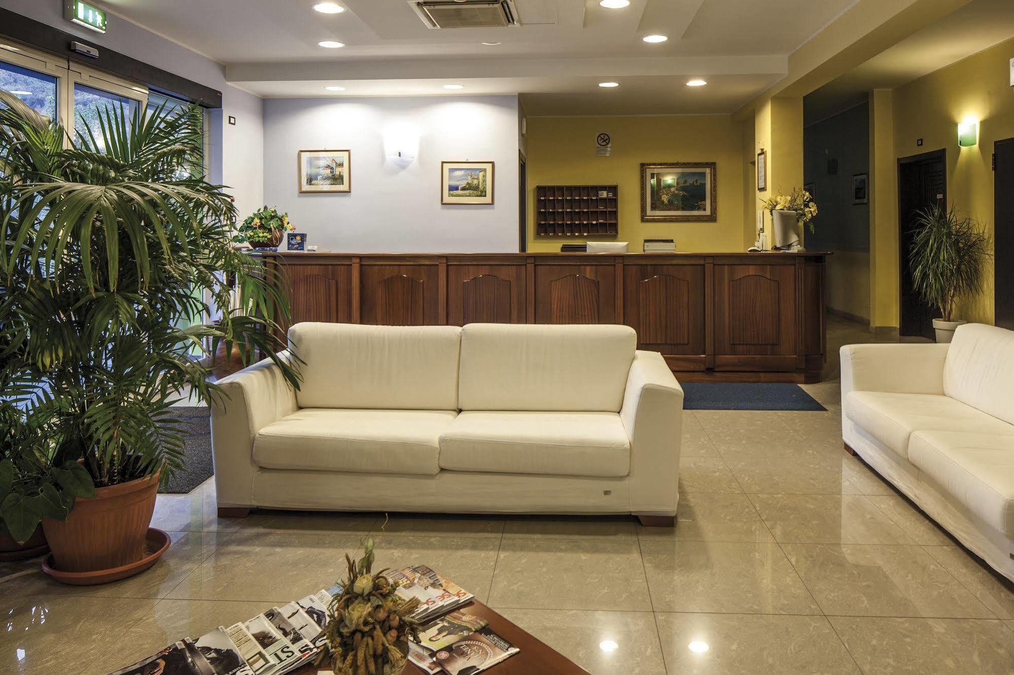 Riviera Del Sole Hotel Resort Spa Piraino Bagian luar foto